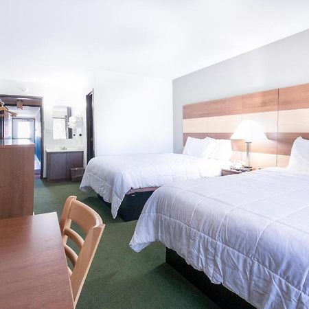 Northwoods Inn & Suites مينوكوا المظهر الخارجي الصورة
