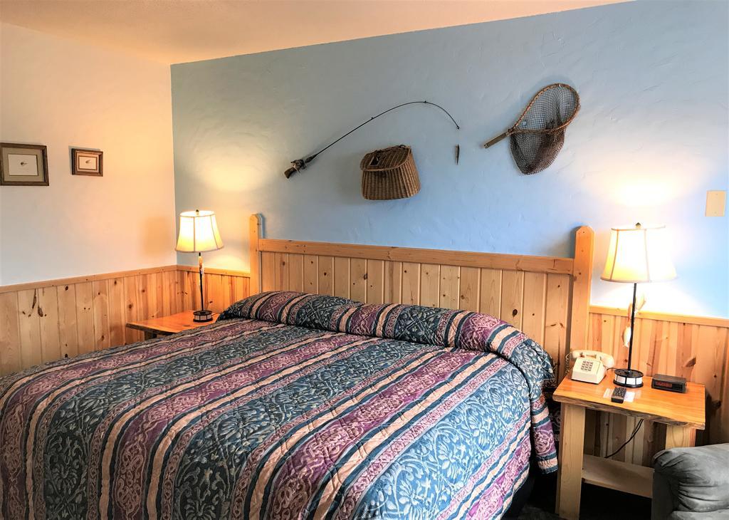 Northwoods Inn & Suites مينوكوا المظهر الخارجي الصورة