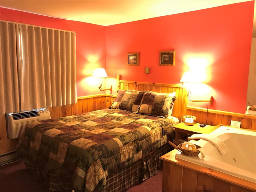 Northwoods Inn & Suites مينوكوا المظهر الخارجي الصورة